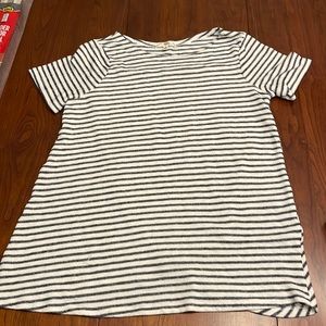 Women’s size M cotton top with flap back